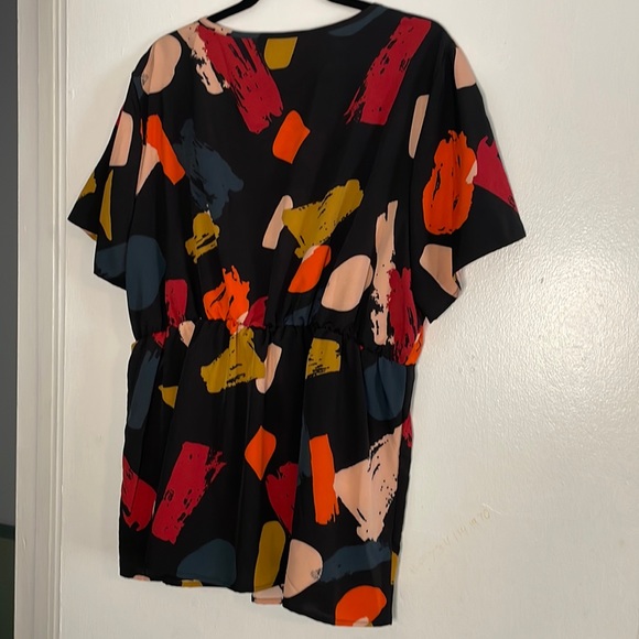 Tops - Picture 2 of 6